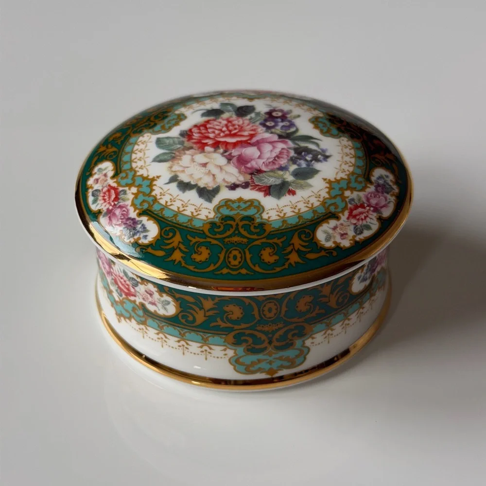 Vintage Porcelian Staffordshire FALCON CHINA Hand Crafted Floral Trinket Box